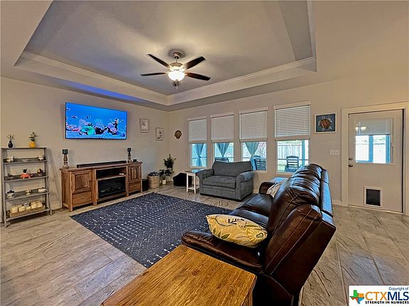 4th image of 145 Highwood Dr