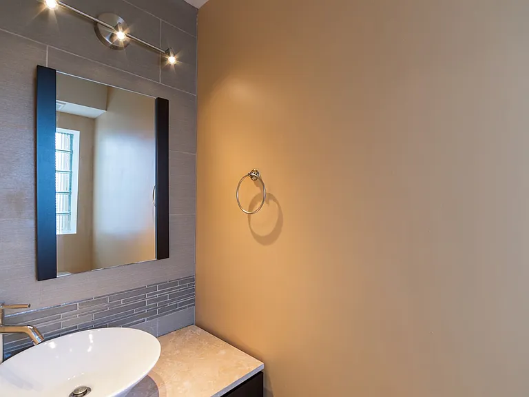 2231 S Clarion St — Photo 8