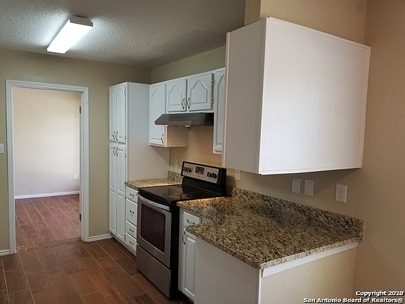 4th image of 1810 Montview