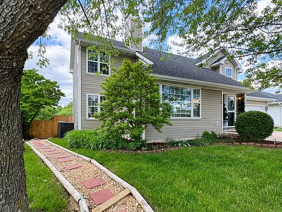 5th image of 3103 Dahlia Dr