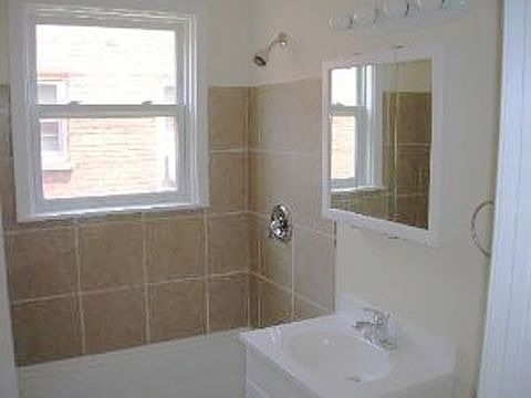 5th image of 2745 W Pratt Blvd #2