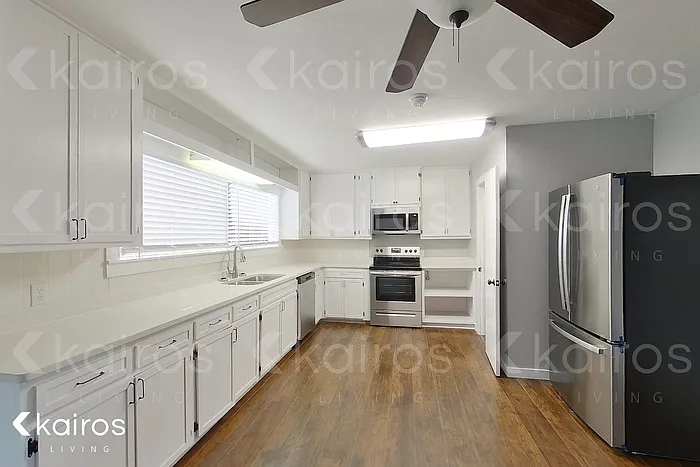 4417 Brown Ave — Photo 11