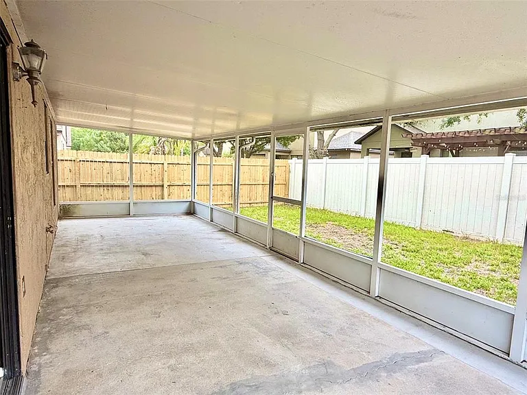 1215 Creekbottom Cir — Photo 28