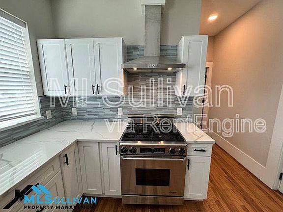5th image of 1011 Holloway St