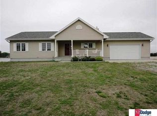 8 Pioneer Lk, North Bend, NE 68649