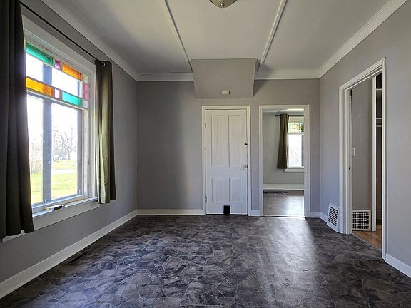 4th image of 913 Mississippi Ave NW