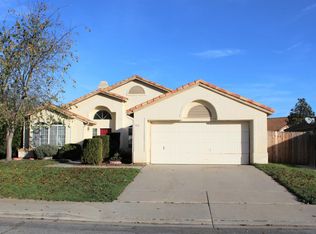 913 Calvert Ave, Lompoc, CA 93436