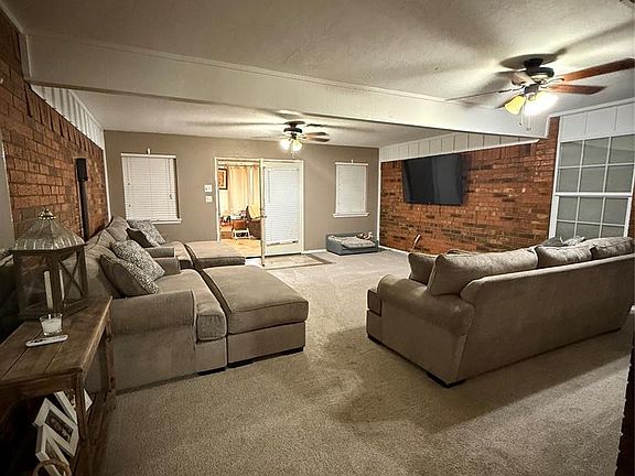 3rd image of 716 NE Canterbury St