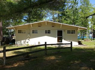 4018 Edgewater Dr, Cheboygan, MI 49721