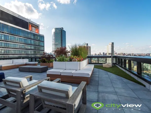 44-41 Purves Street image 17 of 21