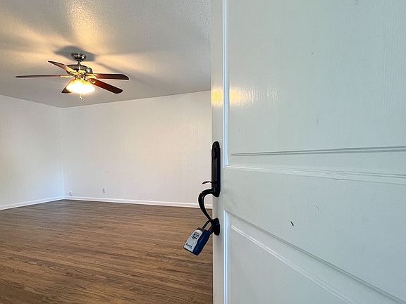 3rd image of 2321 Bueno St
