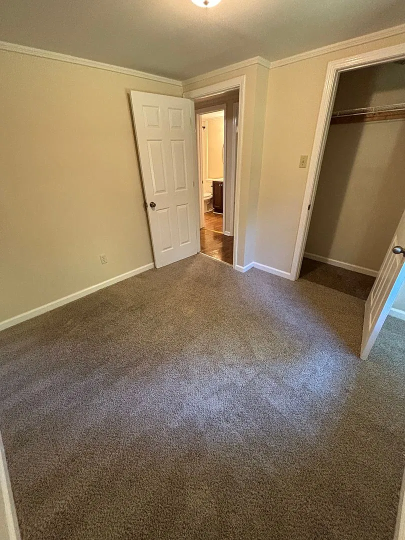 201 Herring Rd Newnan — Photo 4