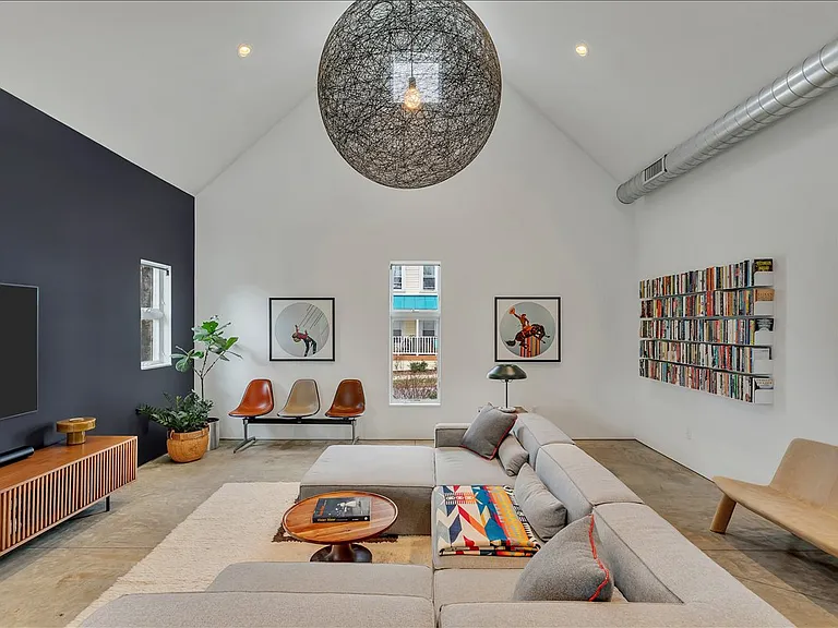18 Granite St — Photo 14