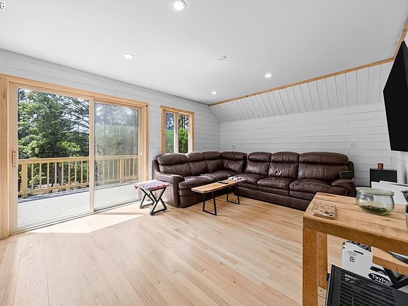 4th image of 94662 Raccoon Ln