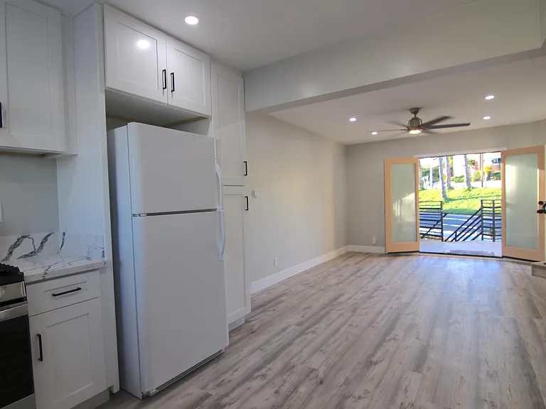 120 Roswell Ave #12 — Photo 47