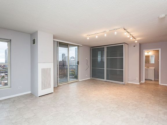 5th image of 1212 N Lasalle St #1506