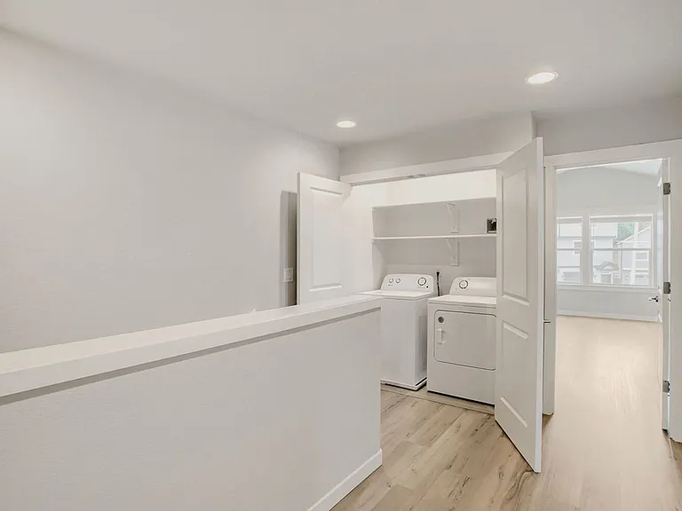 Lincoln Townhomes — Photo 10