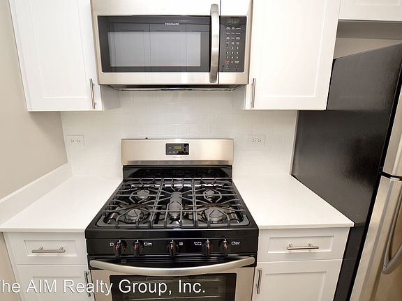 4th image of 9612 Greenwood Ave #1G