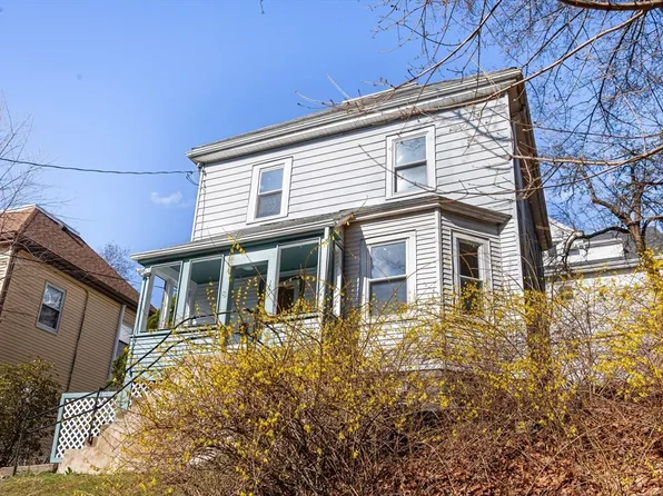 8 Kittredge Ct, Roslindale, MA 02131