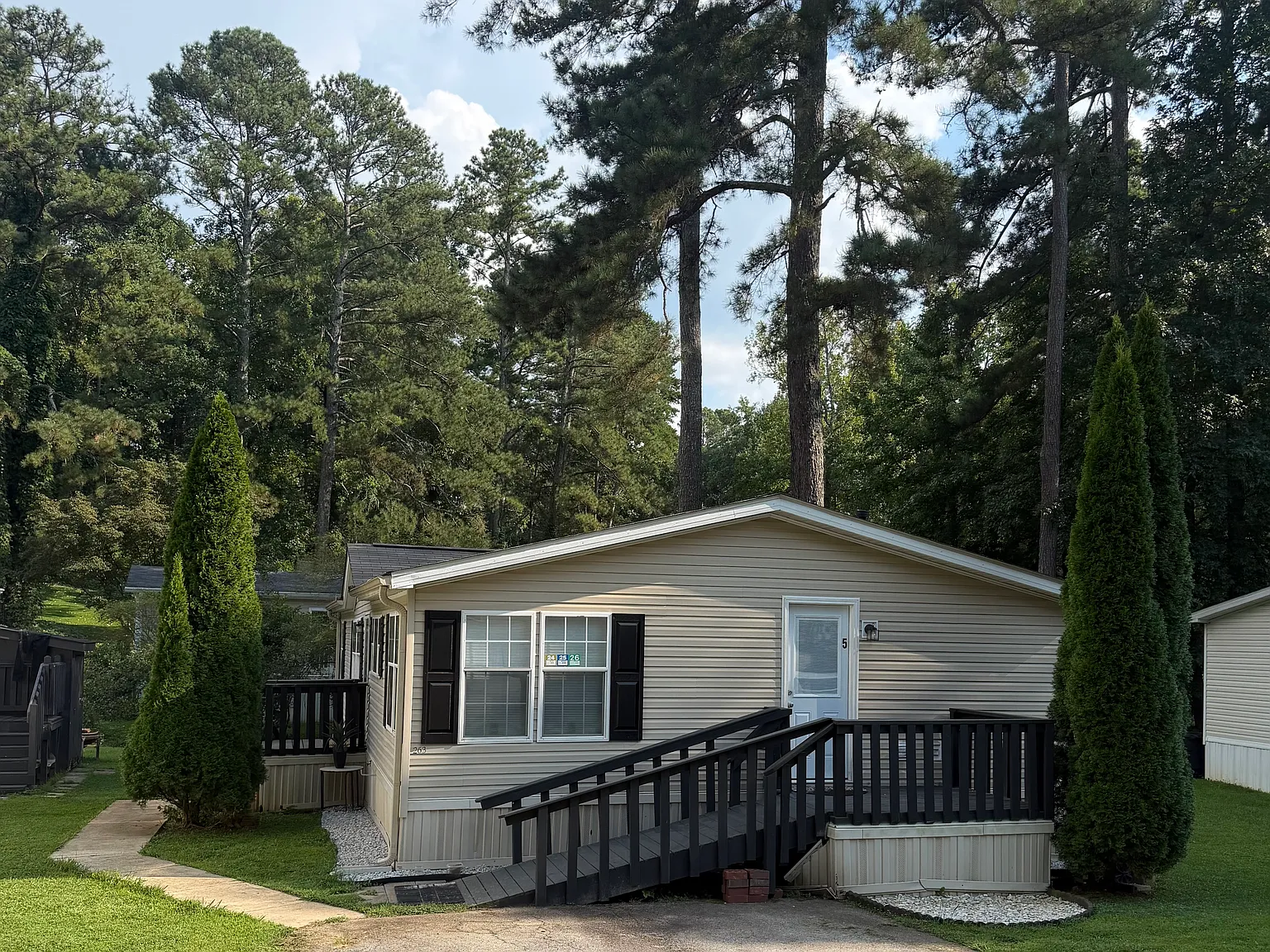 3 bed, 1456 sqft, $2,350 — Photo 2