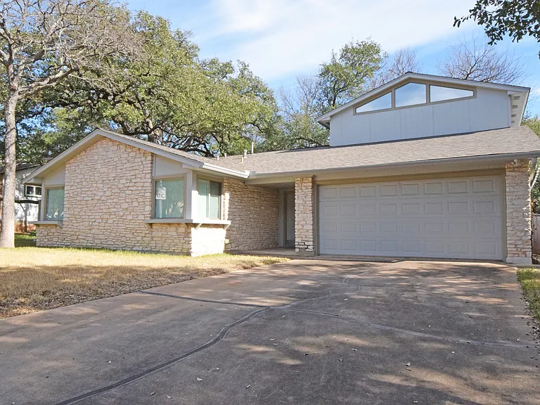 12005 Cabana Ln — Photo 1