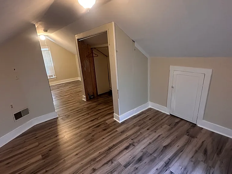 1008 W Lexington Ave — Photo 12