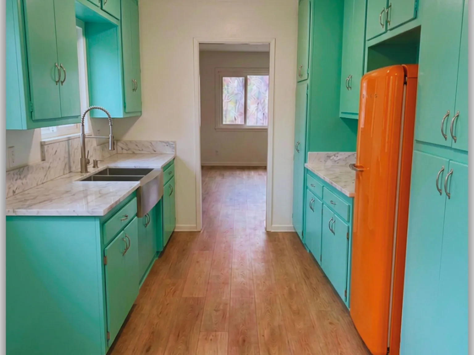3 bed, 1200 sqft, $3,200 — Photo 4
