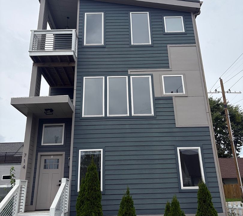1st image of 714 E 20th St