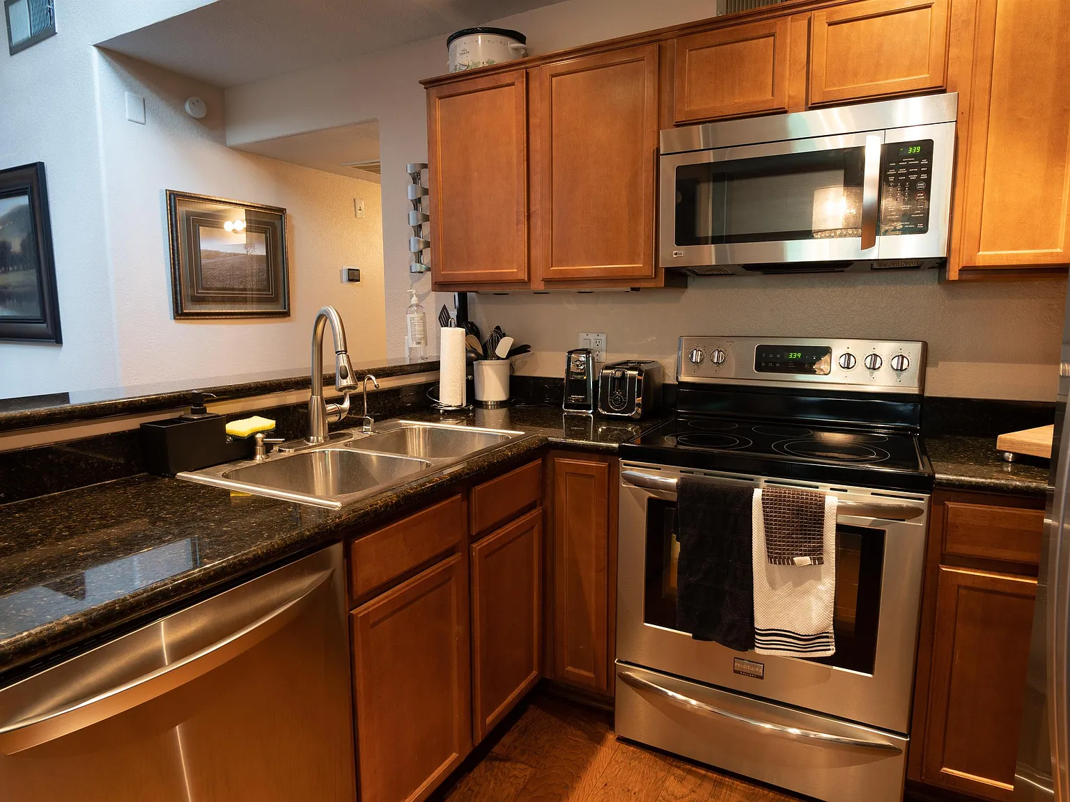 9325 West Desert Inn Road #264 - #264 — Photo 3