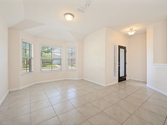 3rd image of 2671 Calmwood Dr