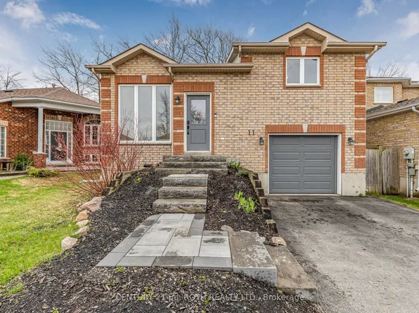 11 Masters Dr, Barrie, ON L4M 6W4