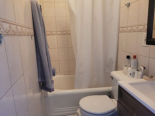 4th image of 909 Manhattan Ave #2F