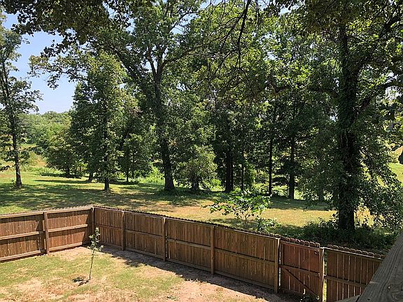 4th image of 1508 NE Benjamin Greens