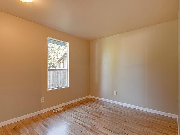 5th image of 16911 NE 104th Ct