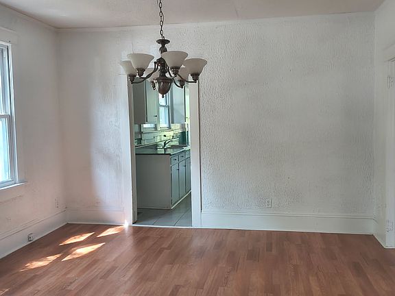 4th image of 403 Caulder Ave #1
