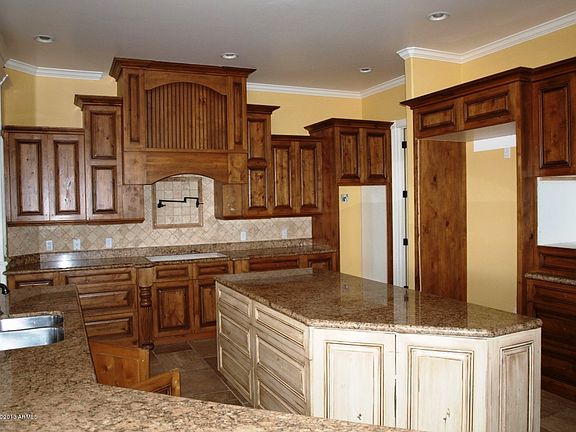 4th image of 2736 N Terrace Cir