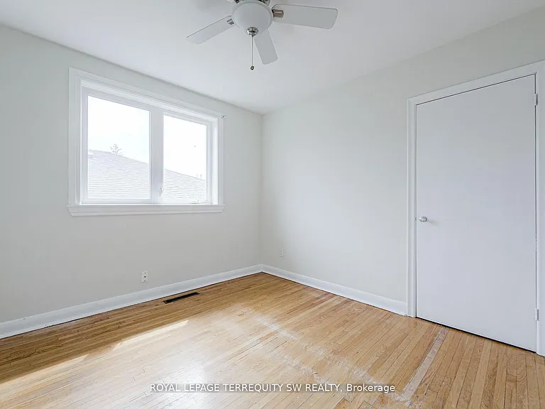 35 Euphrasia Dr — Photo 27