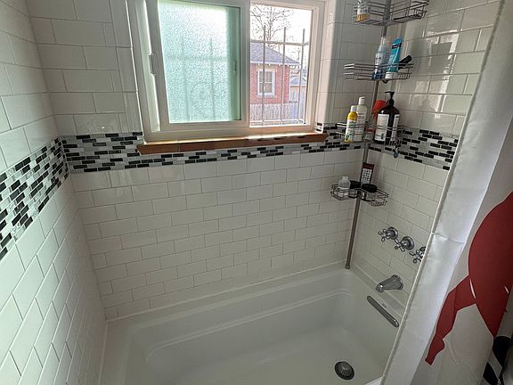 5th image of 3955 Wyandot St