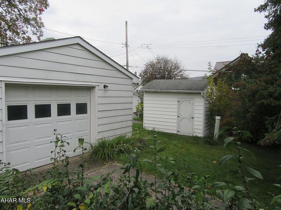 2nd image of 1008 N 5th St
