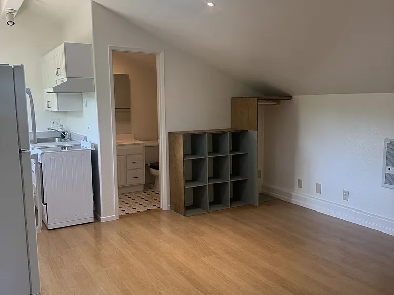 1330 York Dr #B — Photo 3