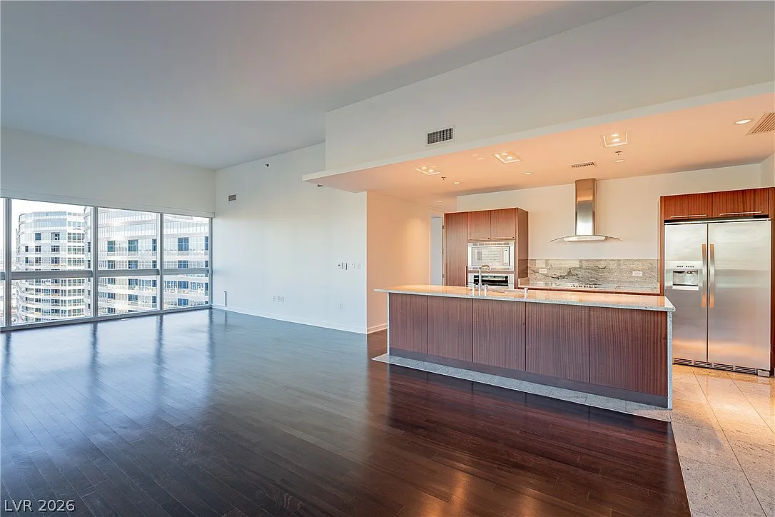 2 bed, 2.0 bath, 1652 sqft, $4,950 — Photo 4