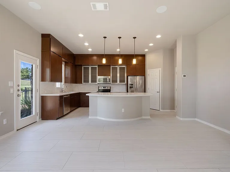 2105 Town Centre Dr #5 — Photo 6