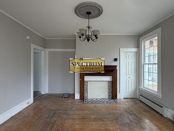 4th image of 25 Winter St #1