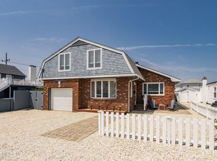 23 Pennsylvania Ave, Lavallette, NJ 08735