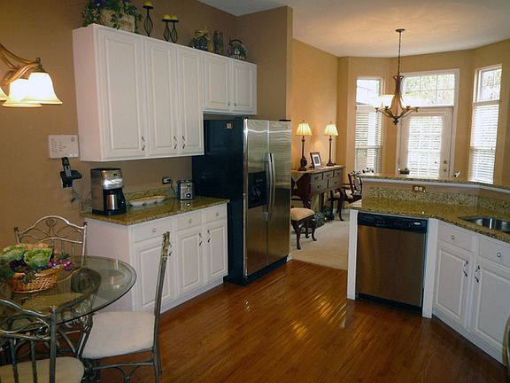 3rd image of 3328 Rosecroft Ln #3328
