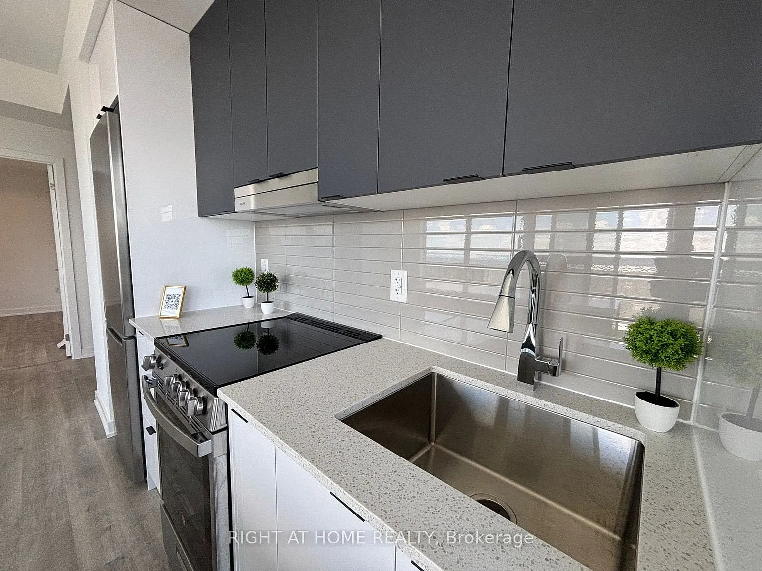 3 bed, $3,000 — Photo 4
