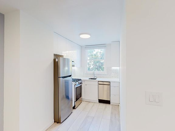 5th image of 700 Church St APT 104