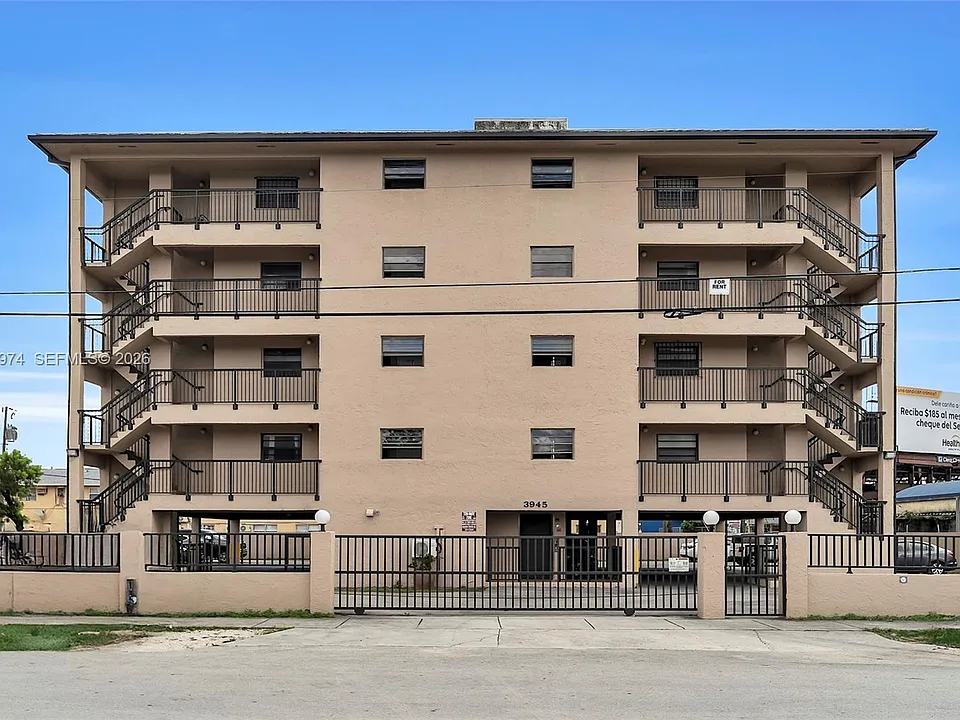 3945 SW 89th Ave #201