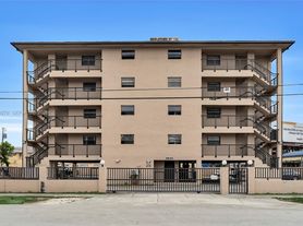 3945 SW 89th Ave, Miami, FL