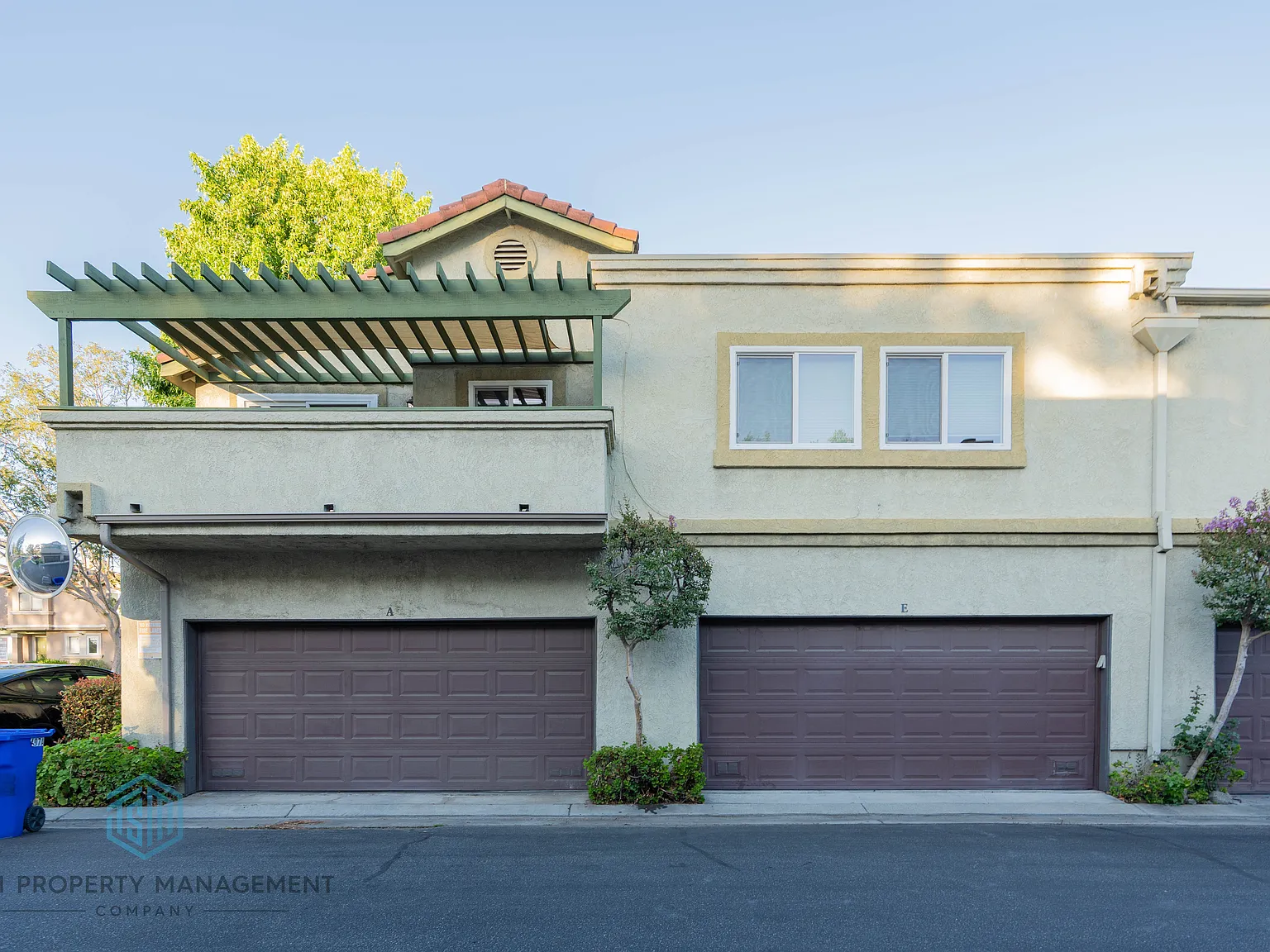 2 bed, 1001 sqft, $2,700 — Photo 2